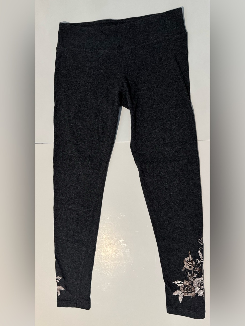 Betsey Johnson Charcoal Gray Leggings w/ Embroidered Flowers